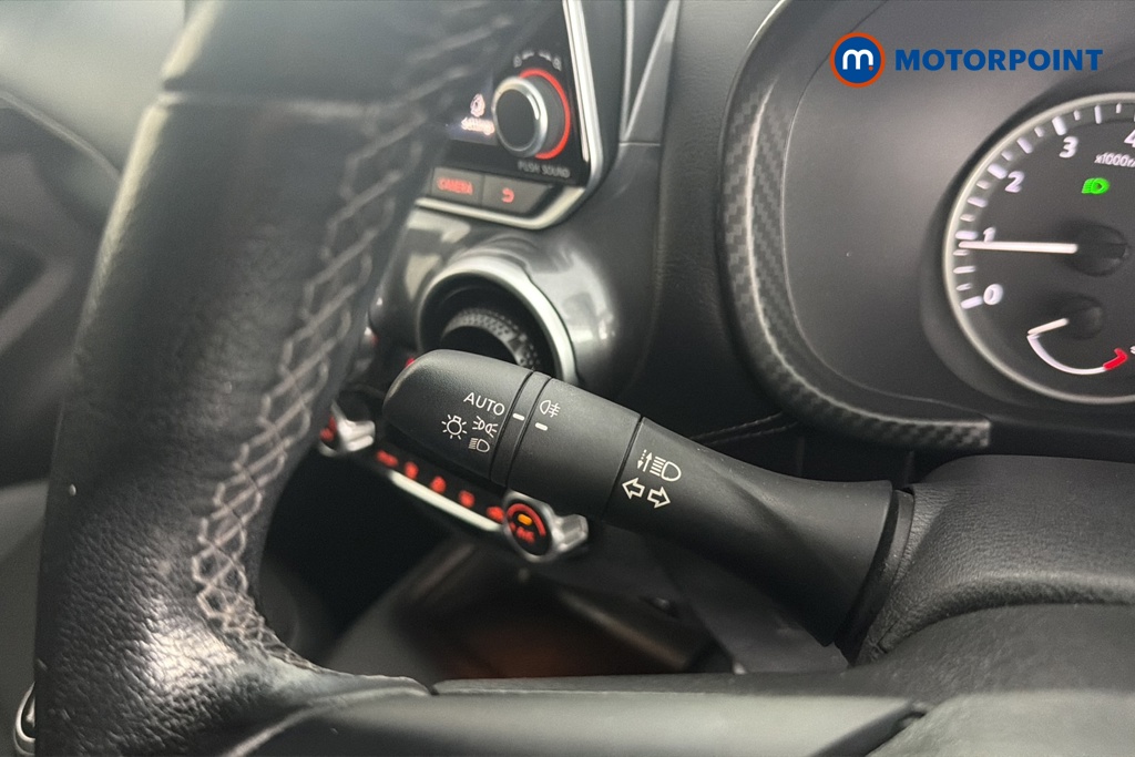 Nissan Juke N-Connecta Manual Petrol SUV - Stock Number (1669475) - 5th supplementary image