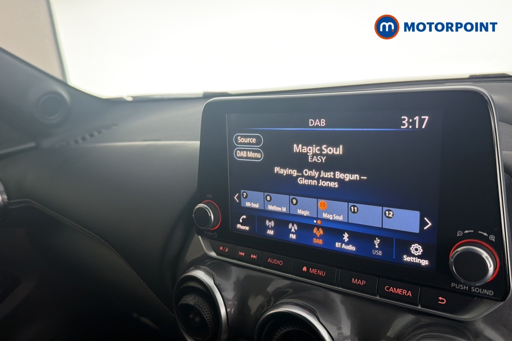 Nissan Juke N-Connecta Manual Petrol SUV - Stock Number (1669475) - 8th supplementary image