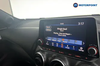 Nissan Juke N-Connecta Manual Petrol SUV - Stock Number (1669475) - 8th supplementary image