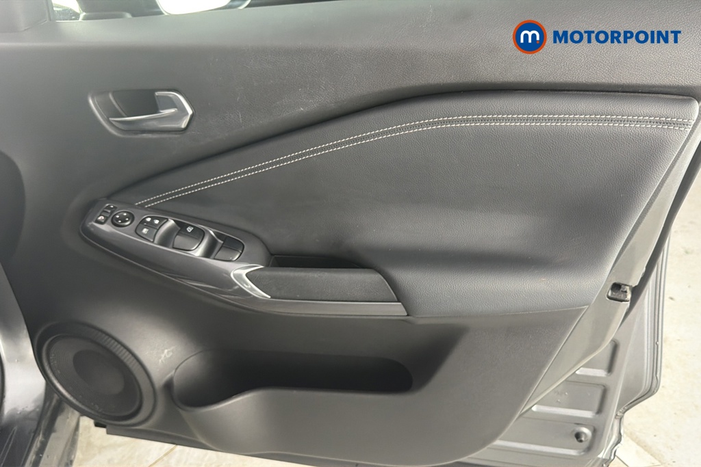 Nissan Juke N-Connecta Manual Petrol SUV - Stock Number (1669475) - 18th supplementary image