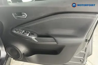 Nissan Juke N-Connecta Manual Petrol SUV - Stock Number (1669475) - 18th supplementary image