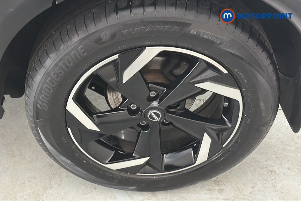 Nissan Juke N-Connecta Manual Petrol SUV - Stock Number (1669475) - 45th supplementary image