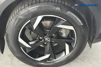 Nissan Juke N-Connecta Manual Petrol SUV - Stock Number (1669475) - 47th supplementary image