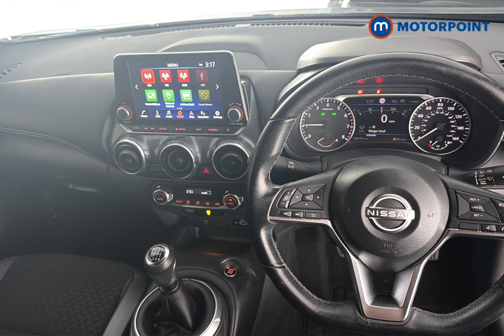 Nissan Juke N-Connecta Manual Petrol SUV - Stock Number (1669475) - 1st supplementary image