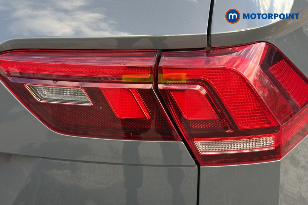 Volkswagen Tiguan R-Line Automatic Petrol SUV - Stock Number (1685138) - 36th supplementary image