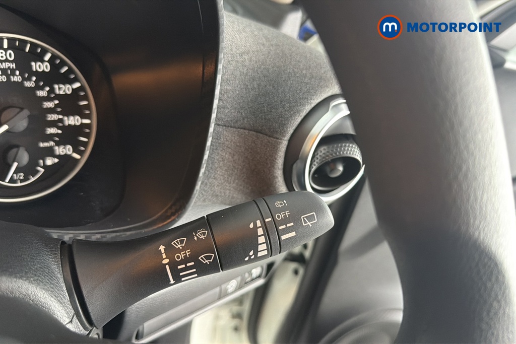 Nissan Juke Acenta Premium Manual Petrol SUV - Stock Number (1687106) - 6th supplementary image