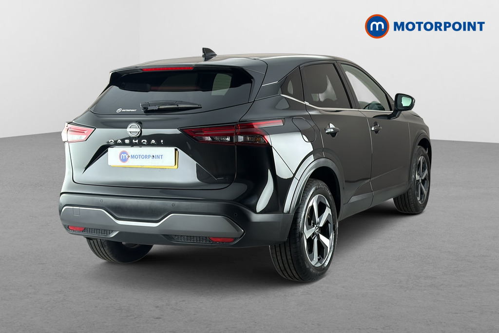 Nissan Qashqai N-Connecta Automatic Petrol SUV - Stock Number (1687118) - Passenger side rear corner