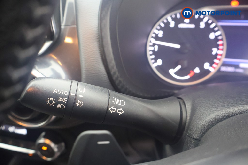 Nissan Juke N-Connecta Automatic Petrol SUV - Stock Number (1654879) - 5th supplementary image