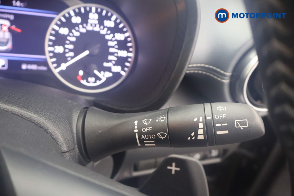 Nissan Juke N-Connecta Automatic Petrol SUV - Stock Number (1654879) - 6th supplementary image