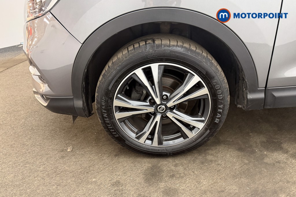 Nissan Qashqai N-Connecta Manual Petrol SUV - Stock Number (1660750) - 2nd supplementary image