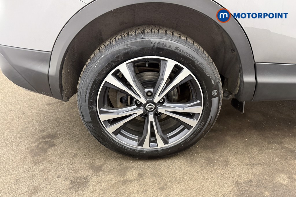 Nissan Qashqai N-Connecta Manual Petrol SUV - Stock Number (1660750) - 4th supplementary image