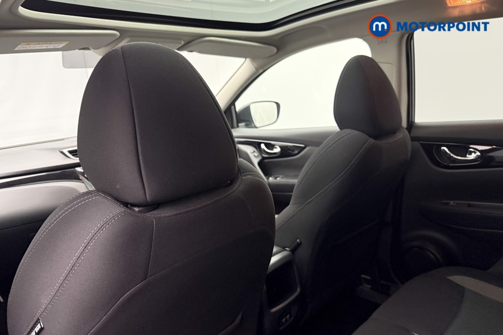 Nissan Qashqai N-Connecta Manual Petrol SUV - Stock Number (1660750) - 16th supplementary image