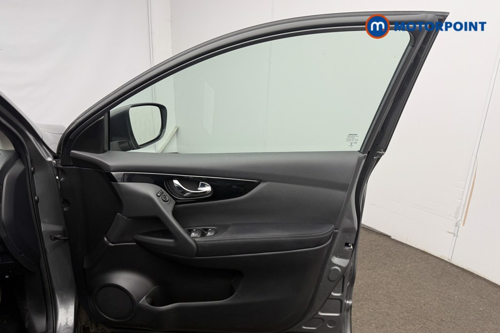 Nissan Qashqai N-Connecta Manual Petrol SUV - Stock Number (1660750) - 30th supplementary image