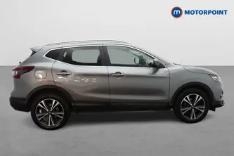 Nissan Qashqai N-Connecta Manual Petrol SUV - Stock Number (1660750) - Drivers side