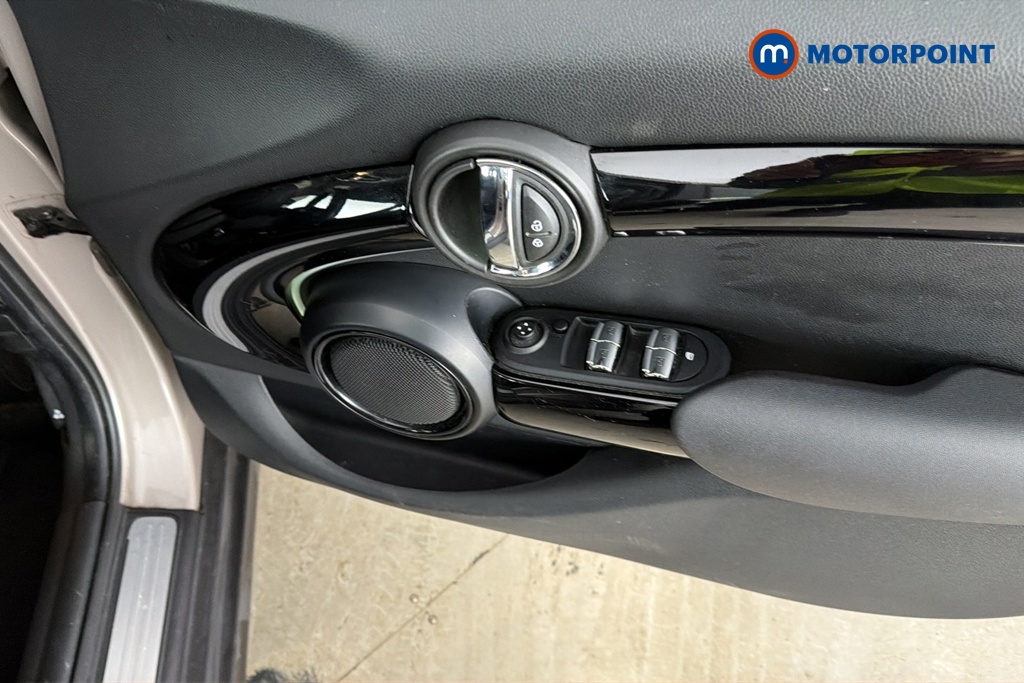 Mini Hatchback Cooper Classic Manual Petrol Hatchback - Stock Number (1670928) - 19th supplementary image