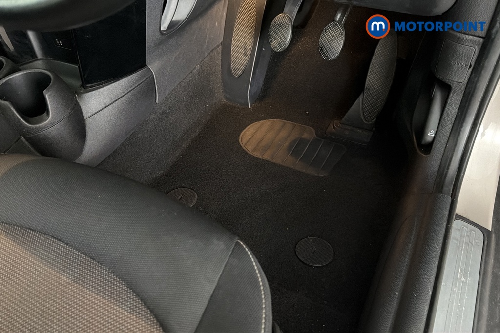 Mini Hatchback Cooper Classic Manual Petrol Hatchback - Stock Number (1670928) - 24th supplementary image