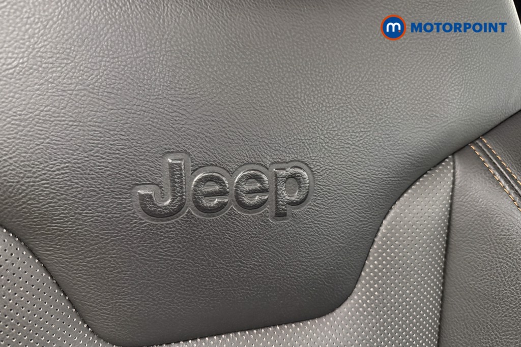 Jeep Compass Limited Manual Petrol SUV - Stock Number (1674792) - 39th supplementary image
