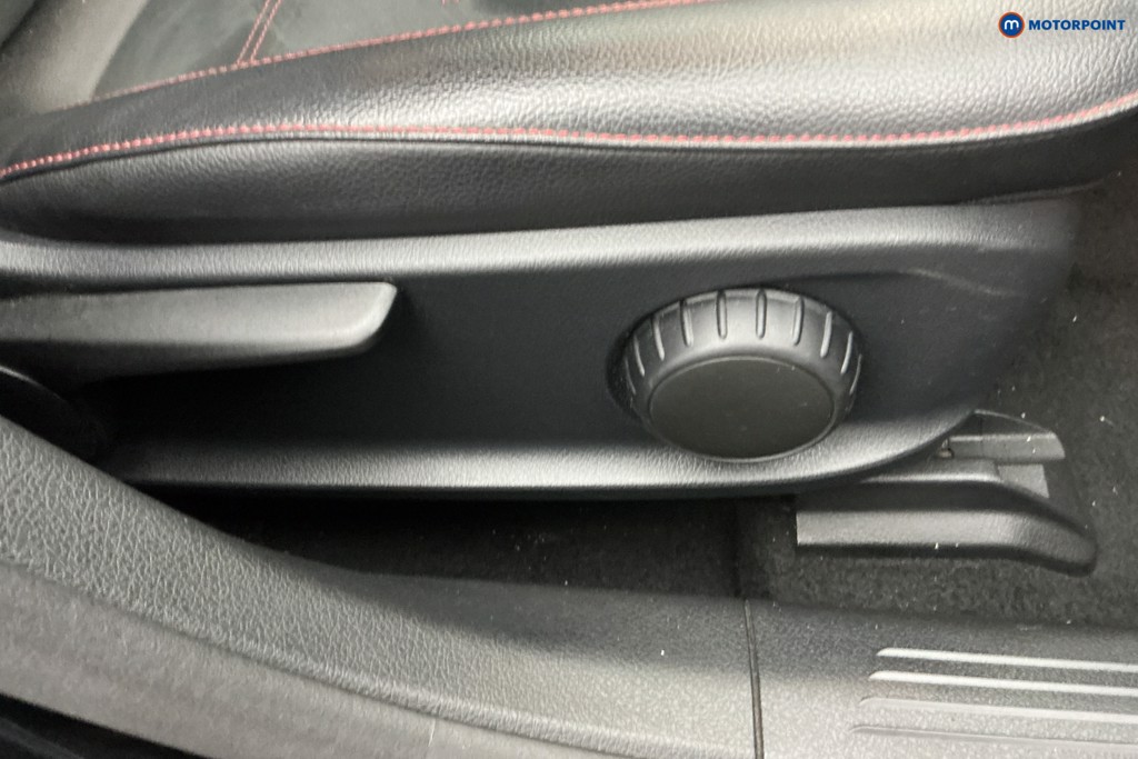 Mercedes-Benz A Class Amg Line Manual Petrol Hatchback - Stock Number (1675300) - 25th supplementary image