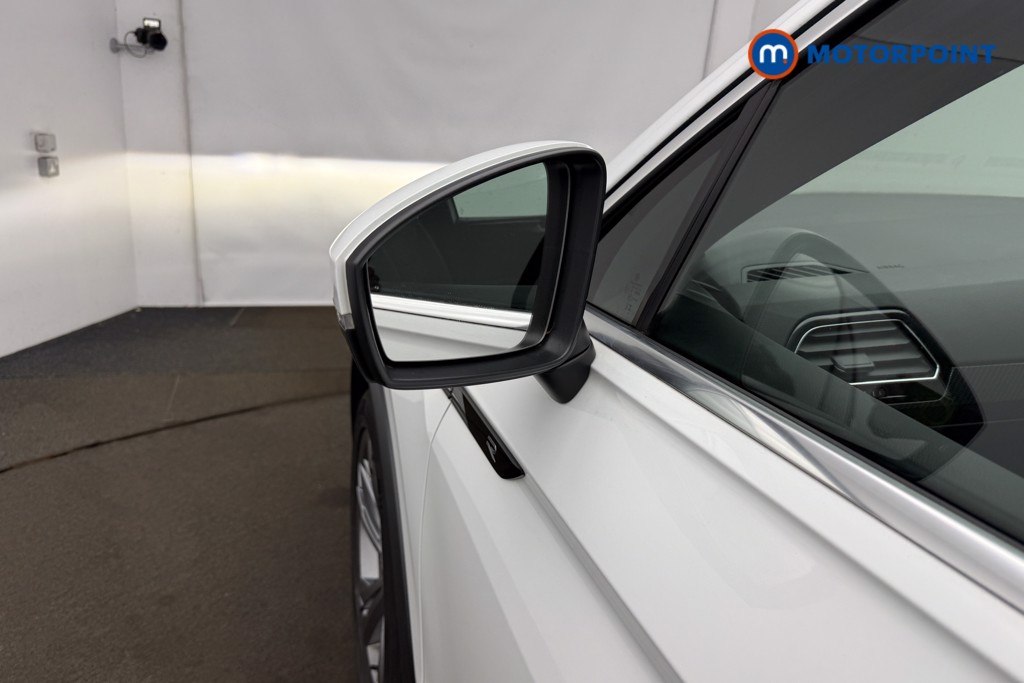 Volkswagen Tiguan R-Line Edition Automatic Petrol SUV - Stock Number (1679729) - 30th supplementary image