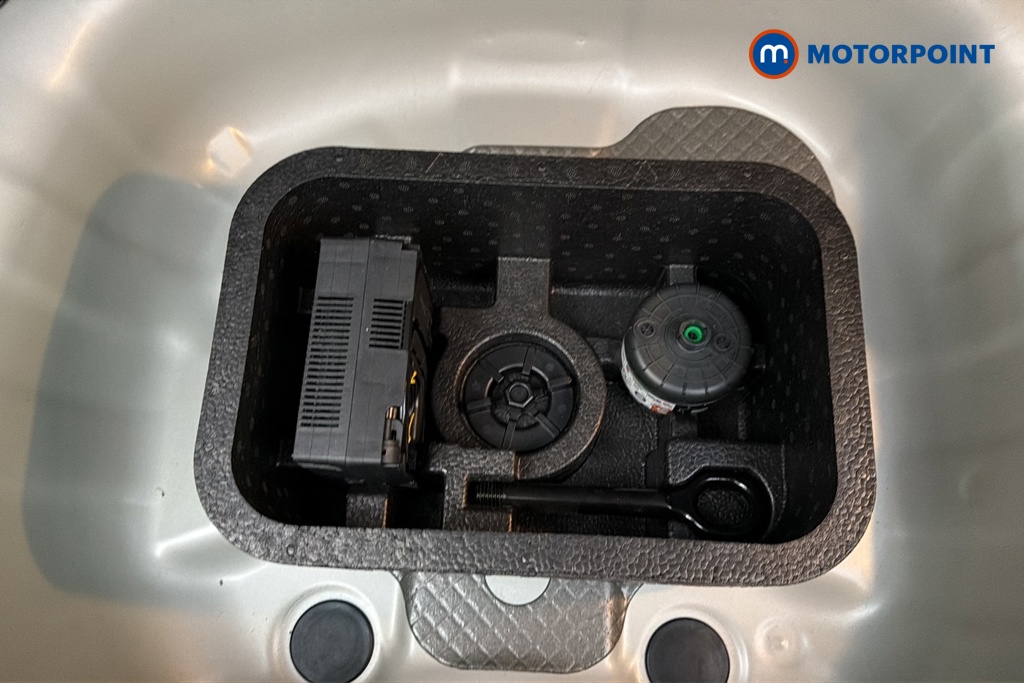 Hyundai I20 Tech Line Automatic Petrol Hatchback - Stock Number (1681495) - 33rd supplementary image