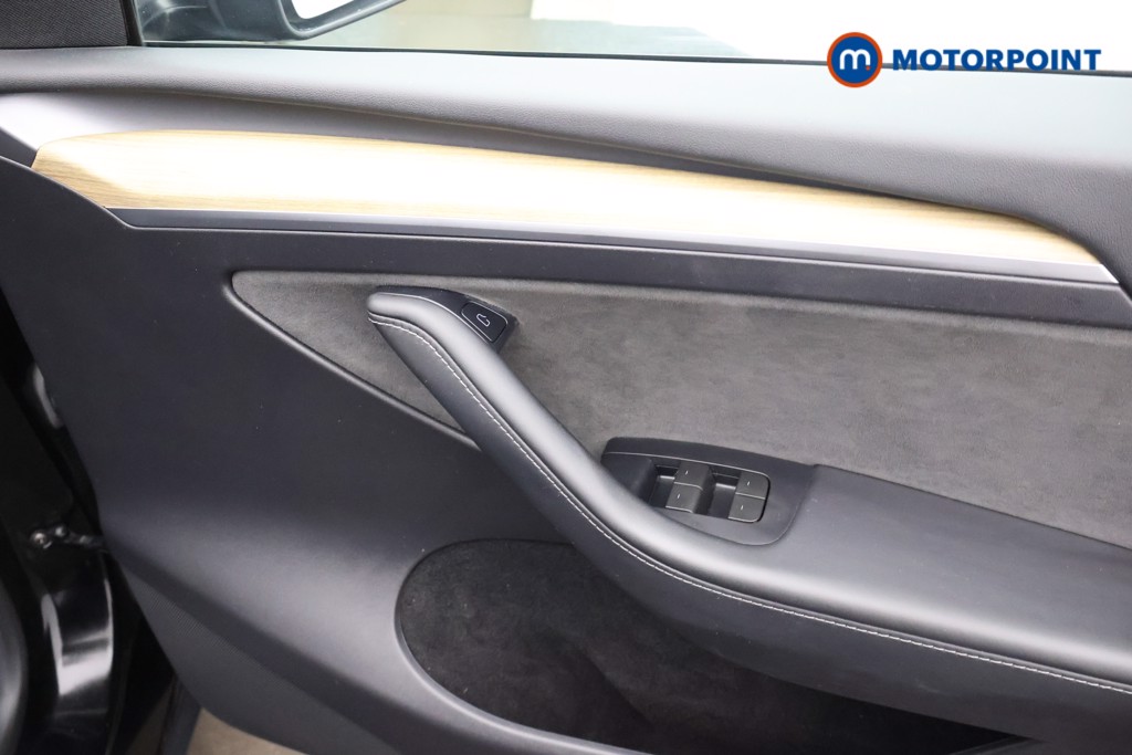Tesla Model Y Long Range Automatic Electric SUV - Stock Number (1683074) - 17th supplementary image