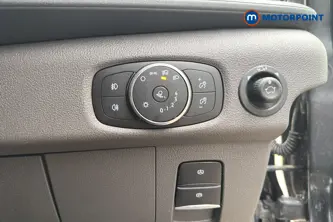 Ford Transit Limited Automatic Diesel Medium Roof Van - Stock Number (1685480) - 11th supplementary image