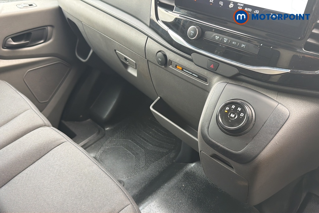 Ford Transit Limited Automatic Diesel Medium Roof Van - Stock Number (1685480) - 15th supplementary image