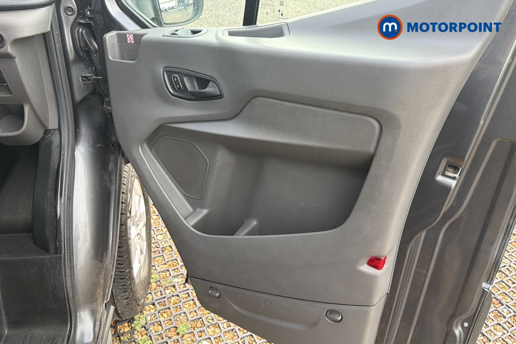 Ford Transit Limited Automatic Diesel Medium Roof Van - Stock Number (1685480) - 18th supplementary image