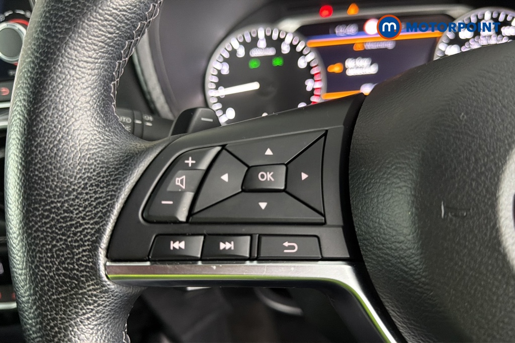 Nissan Juke N-Connecta Automatic Petrol SUV - Stock Number (1685633) - 4th supplementary image