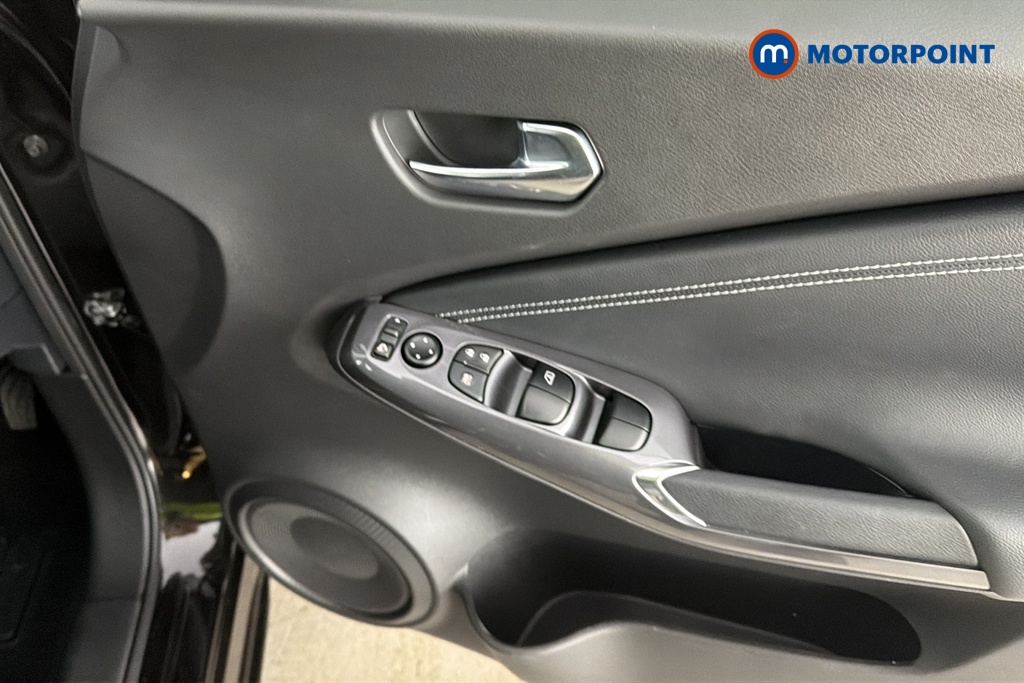 Nissan Juke N-Connecta Automatic Petrol SUV - Stock Number (1685633) - 19th supplementary image