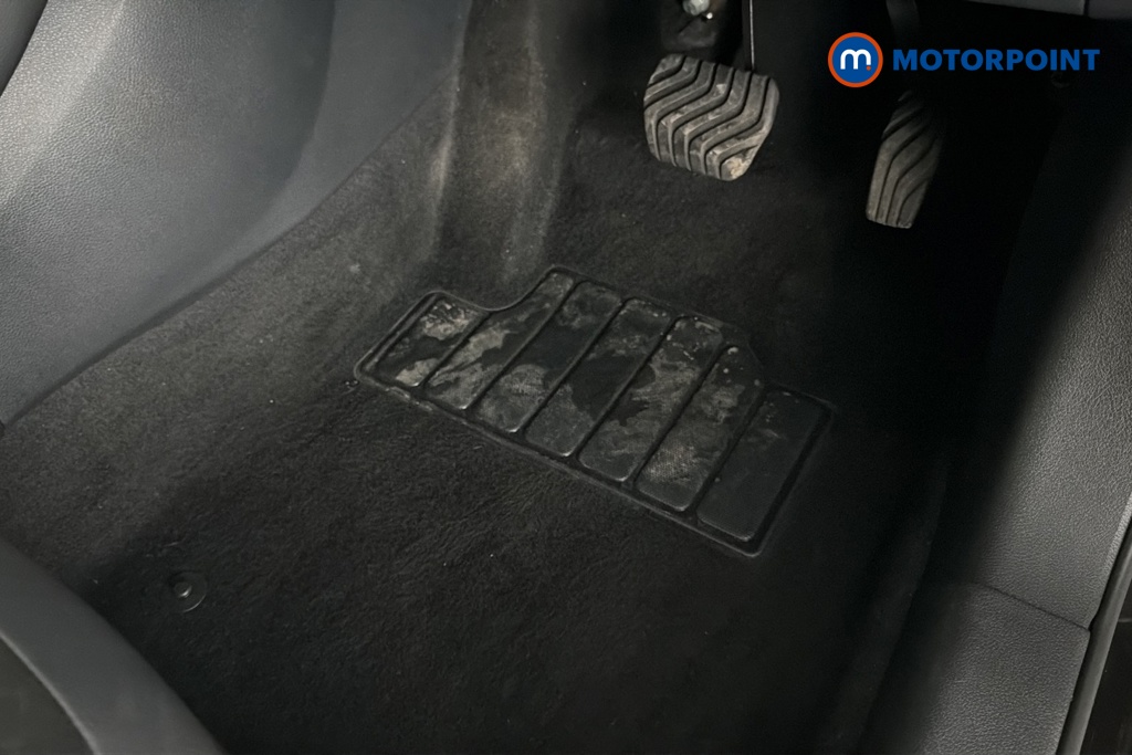 Nissan Juke N-Connecta Automatic Petrol SUV - Stock Number (1685633) - 24th supplementary image