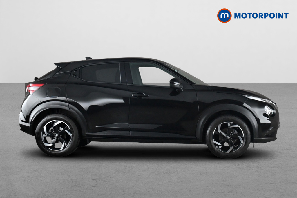 Nissan Juke N-Connecta Automatic Petrol SUV - Stock Number (1685633) - Passenger side