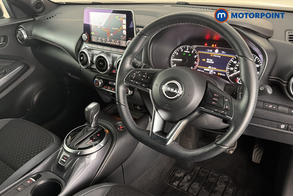 Nissan Juke N-Connecta Automatic Petrol SUV - Stock Number (1685633) - 1st supplementary image