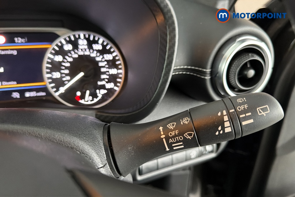 Nissan Juke N-Connecta Manual Petrol SUV - Stock Number (1685639) - 6th supplementary image