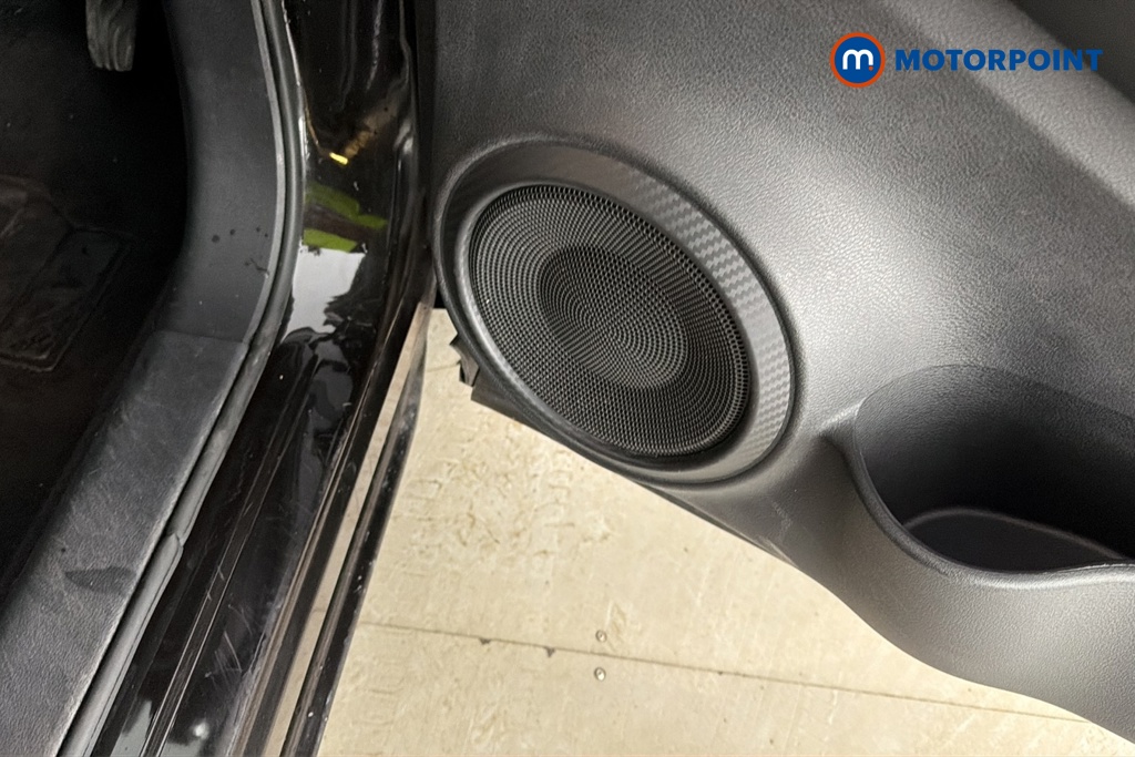 Nissan Juke N-Connecta Manual Petrol SUV - Stock Number (1685639) - 21st supplementary image