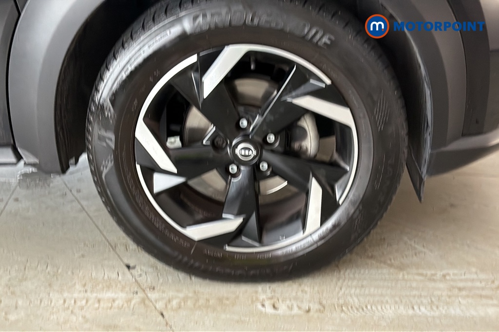 Nissan Juke N-Connecta Manual Petrol SUV - Stock Number (1685639) - 47th supplementary image