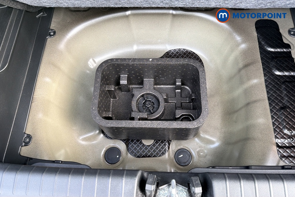 Hyundai I20 Tech Line Automatic Petrol Hatchback - Stock Number (1686701) - 33rd supplementary image