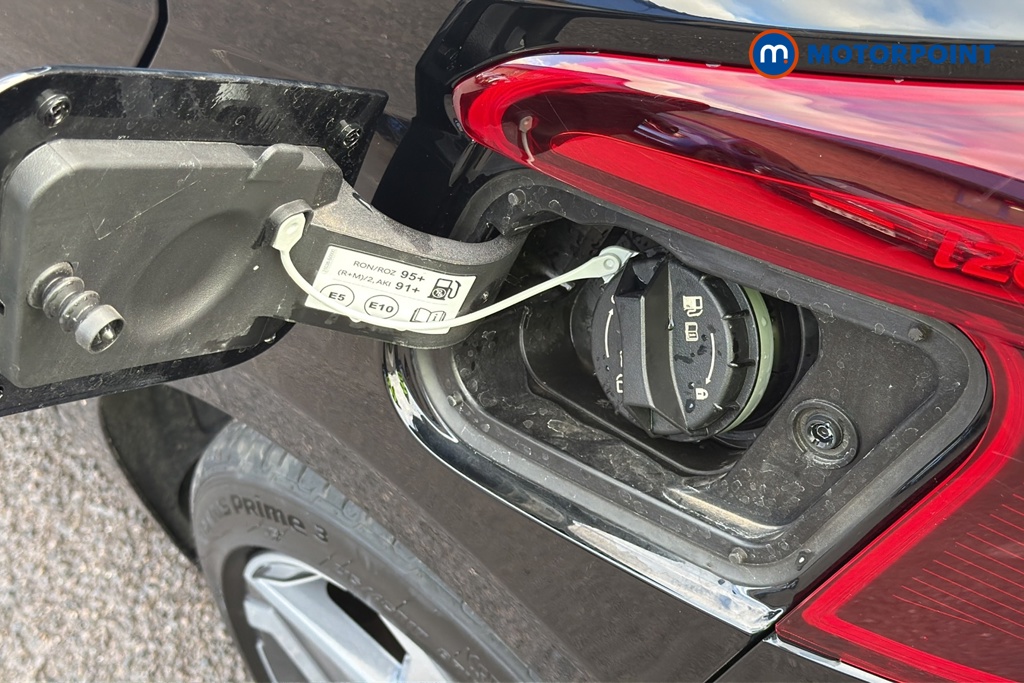 Hyundai I20 Tech Line Automatic Petrol Hatchback - Stock Number (1686701) - 41st supplementary image