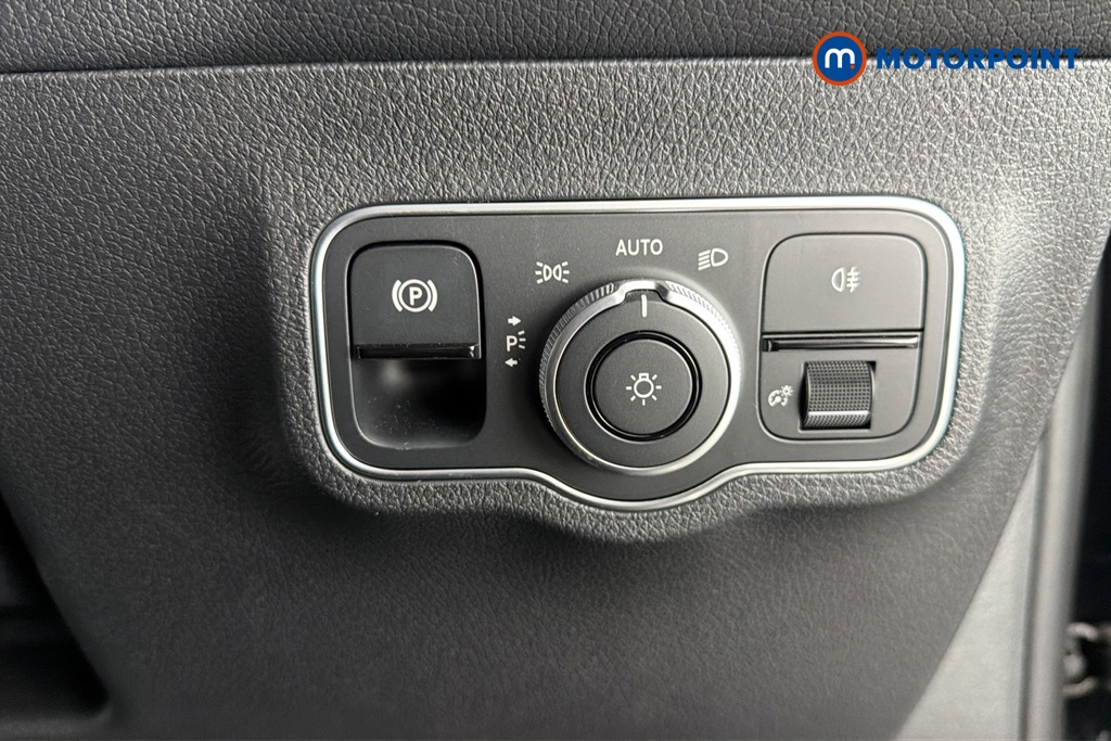 Mercedes-Benz GLB Sport Executive Automatic Petrol SUV - Stock Number (1686884) - 11th supplementary image