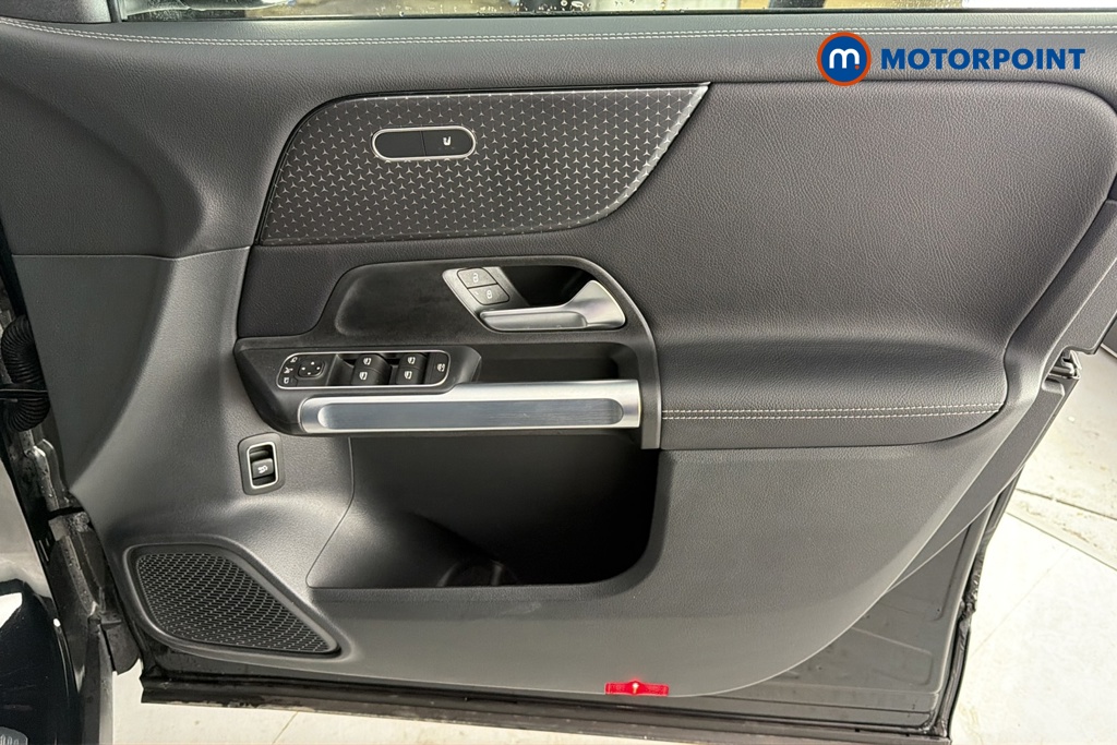 Mercedes-Benz GLB Sport Executive Automatic Petrol SUV - Stock Number (1686884) - 18th supplementary image