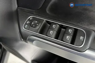 Mercedes-Benz GLB Sport Executive Automatic Petrol SUV - Stock Number (1686884) - 19th supplementary image
