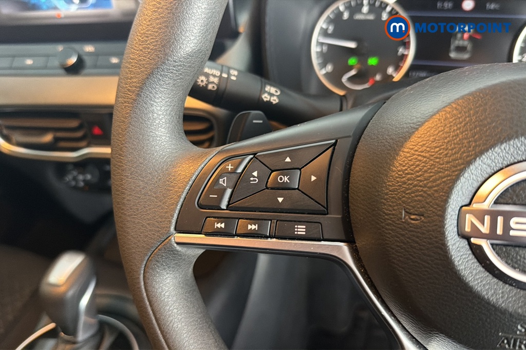 Nissan Juke Acenta Premium Automatic Petrol SUV - Stock Number (1687089) - 4th supplementary image