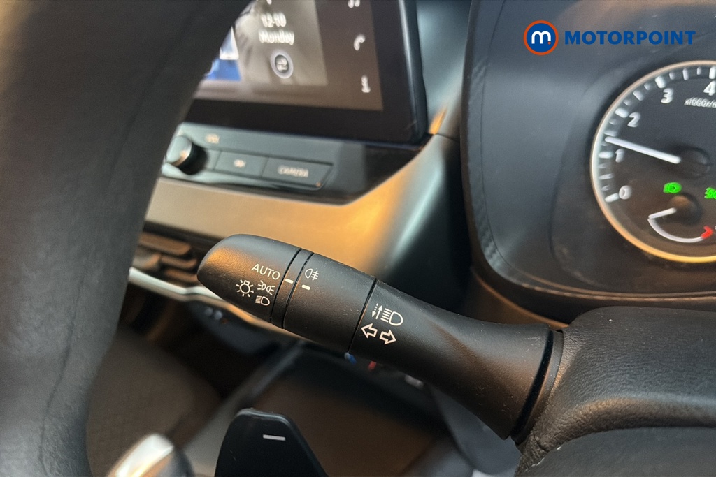 Nissan Juke Acenta Premium Automatic Petrol SUV - Stock Number (1687089) - 5th supplementary image