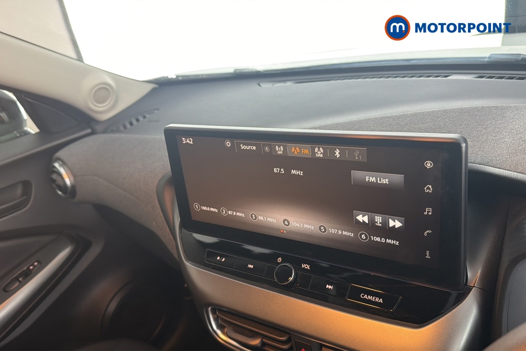 Nissan Juke Acenta Premium Automatic Petrol SUV - Stock Number (1687096) - 8th supplementary image