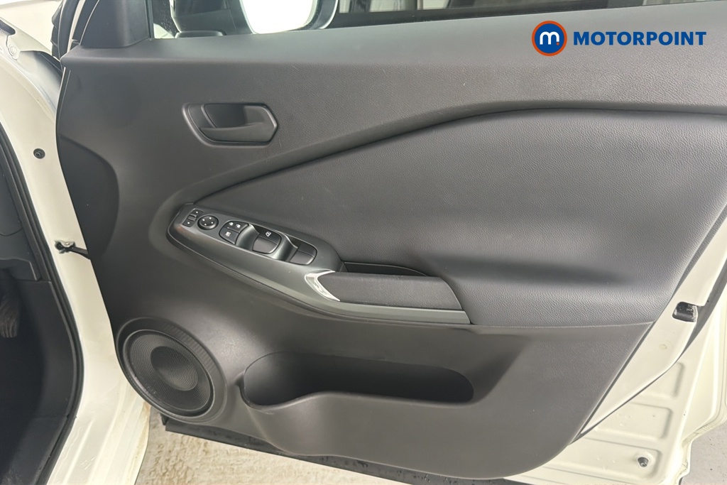 Nissan Juke Acenta Premium Automatic Petrol SUV - Stock Number (1687096) - 18th supplementary image