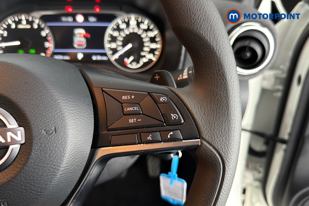 Nissan Juke Acenta Premium Automatic Petrol SUV - Stock Number (1687111) - 3rd supplementary image