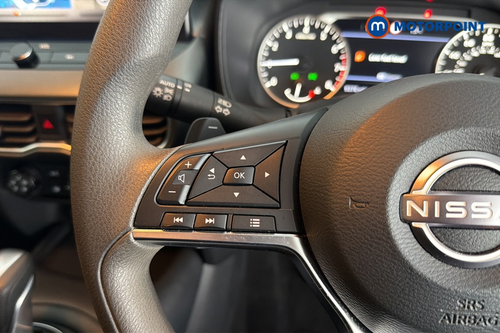 Nissan Juke Acenta Premium Automatic Petrol SUV - Stock Number (1687111) - 4th supplementary image