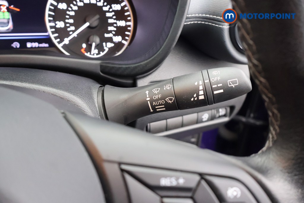 Nissan Juke Tekna Manual Petrol SUV - Stock Number (1687323) - 9th supplementary image
