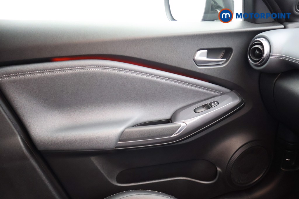 Nissan Juke Tekna Manual Petrol SUV - Stock Number (1687323) - 16th supplementary image