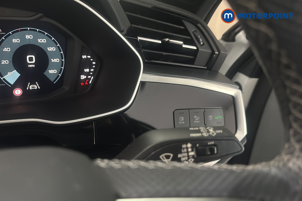 Audi Q3 Black Edition Manual Petrol SUV - Stock Number (1687736) - 6th supplementary image